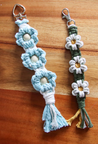 CLASS: INTRO to Macrame!   (With a NEW Twist!).   Saturday June 1st   11-2pm.    Create 2 "Flower" Keychain/ zipper pulls! with guest instructor: Irena Pawul