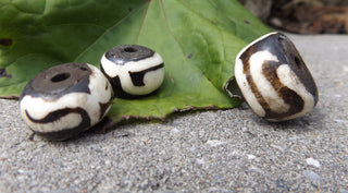 African Bone Beads (Pattern A) *Kenya  (Approx size is 20mm diam) Sold Per 2 Beads. - Mhai O' Mhai Beads
 - 1