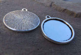 Antique Silver Alloy Flat Round Pendant Cabochon Settings Tray: 20mm; 26x23x2mm, Hole: 1.5mm - Mhai O' Mhai Beads
 - 2