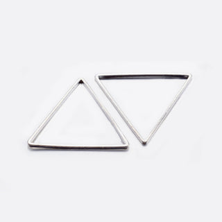 Brass Linking Rings, Plated, Triangle, Silver Color Plated, 23.5x27x0.8mm, Inner Diameter: 22x24mm.  Packed 10 Triangles.