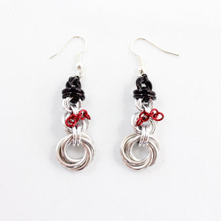 It's a Frosty Fun  (Chainmaille) Earring class with Rachel!  (Tis the season for Beautiful Holiday Adornments!).   Saturday December 6th at 11am.