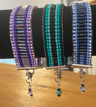 Learn how to Loom *a SUPER cute Bracelet with Sue! (No experience necessary) Saturday Sept 26th-  11am to 3:00pm.