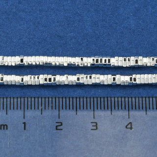 Electroplated Non-magnetic Hematite Beads Strands, Hexagon, Silver Plated, 3x3x1mm, Hole: 1.2mm, about 408pcs/strand, 16.06''(40.8cm)