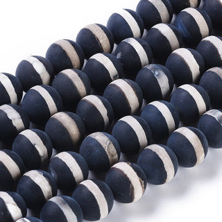 TDZI Agate (Matte) Black with  Off White Band.  10mm Size.  (Approx 43 Beads)