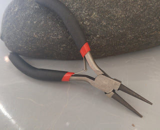 Round Nose Pliers (Black Handles)  *Carbon Hardened Steel.  12.5cm length