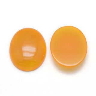Cabochon *Topaz Jade (Natural).  Oval 40 x 30 mm approx.