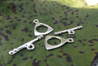 Toggle(s)  *Triangular with Round Center  30x35mm  (packed 2 or Bulk) - Mhai O' Mhai Beads
 - 1