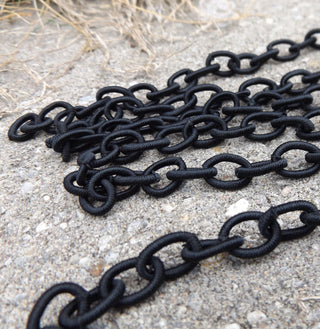 Silk Chain *Black and White (9.8~10.2x6.8~7.2x2mm) - Mhai O' Mhai Beads
 - 1