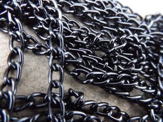 Aluminium Twisted Chains Curb Chains, Nickel Free, Oxidated in Black, Link: 4x5.2x1mm - Mhai O' Mhai Beads
 - 1