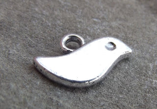 Charm  (Bird)  Antique Silver Color.  (Packed 5) 7 x 11 x 1mm - Mhai O' Mhai Beads
 - 2