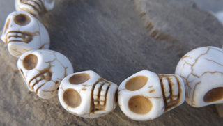 Howlite Skulls (Cream Color)  (16 inch Strand. 18 x 16mm beads ) *approx 22 Beads - Mhai O' Mhai Beads
 - 1