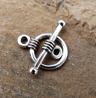Toggle- Petite Toggle with "Wrap" design.  11 x 16 mm.  Silver Color.  Packed 5 - Mhai O' Mhai Beads
 - 1