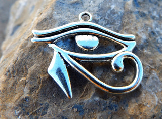 Charm/Focal (Egyptian Eye of Horus) Approx: 27x32x2mm, Hole: 2mm