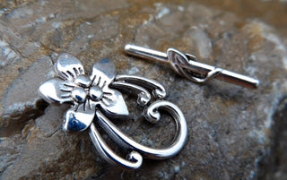 Toggle (Flower with Branch) 20 x 28mm.  Silver Color.  (Packed 2) - Mhai O' Mhai Beads
 - 2