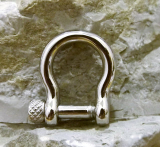 Clasp (Shackle Style)  *304 Stainless Steel.   24x23.5x6mm.  Sold Individually - Mhai O' Mhai Beads
 - 1