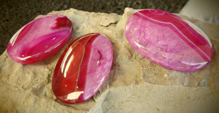 Cabochon *Agate (Bold Pink) Oval 30 x 40mm approx.