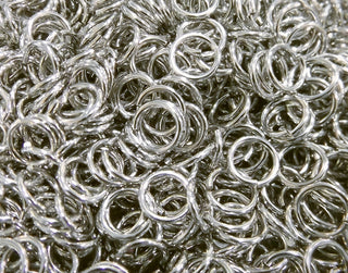 Stainlesss Steel Jump Rings *18 Gauge  (Packed 100 rings per bag).