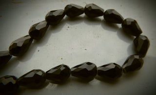 Glass Drop (Faceted) Black.  *See Drop Down for Size Options