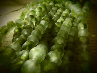 Recycled Glass Round Beads (Bodum) (Clear with  African Green) *8 Beads.  approx 11mm