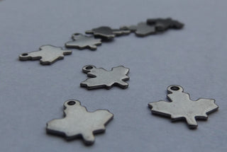 Maple Leaf Charm (Stainless Steel)  *Packed 10.  13 x 11.5mm (Hole 1mm)