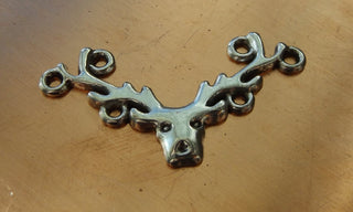 Charm (Deer Head) 35.5 x17mm.  Silvertone.