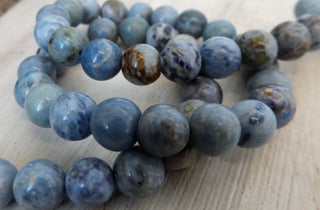 Agate (Crazy Agate)  (8mm rounds) 15.5" strand.  approx 43 beads.  * (Palest Blue)