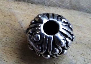 (Metal Bead/ Spacer), Antique Silver Color,  Ornate Design  *Packed 5  (approx 11 x 18 x Hole 3 mm)